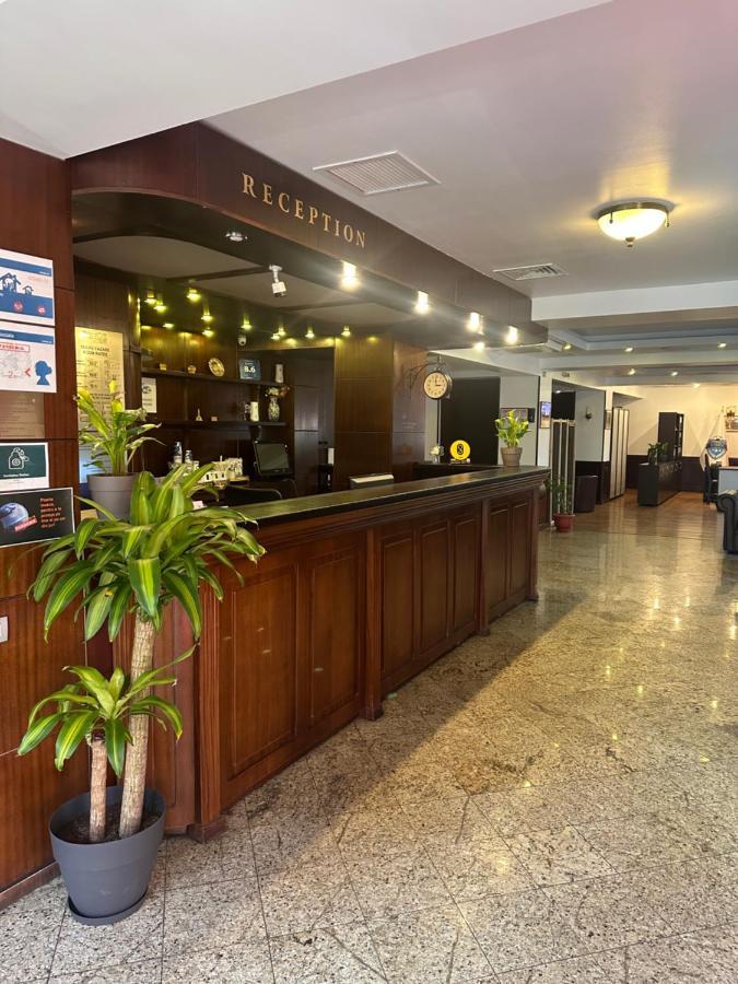 Hotel Bliss Bukares Bagian luar foto